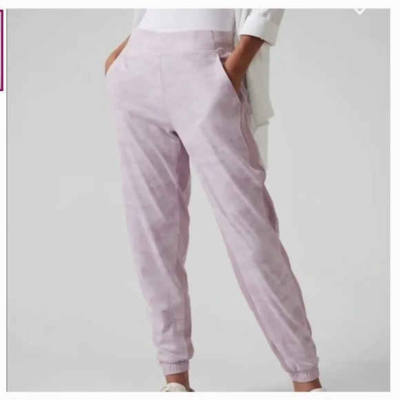Athleta Brooklyn Lined Jogger | Light Pink Camo | Size 8 - Picture 1 of 11